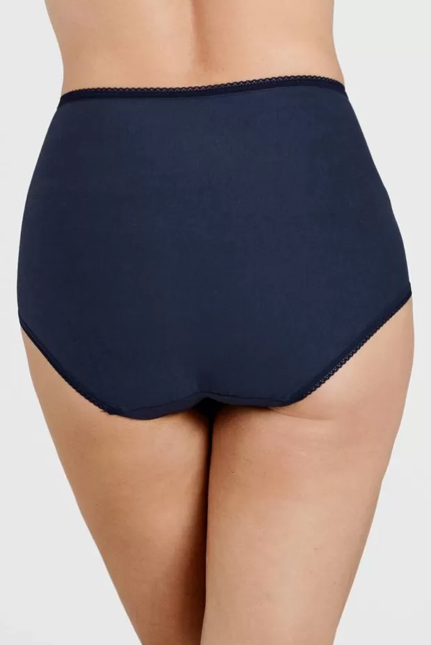 Shop Lovely Lace panty - A good and stable fit that is perfect for everyday wear - Slips